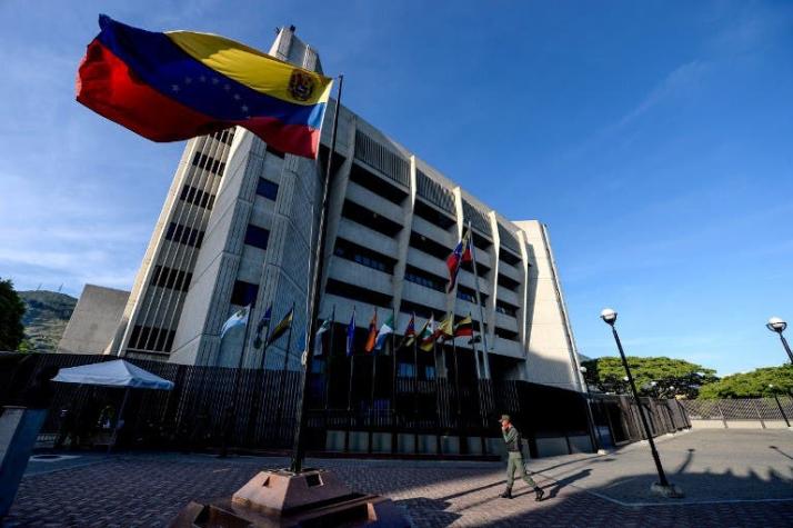 Venezuela: Máximo tribunal deberá revisar sentencias contra el Parlamento