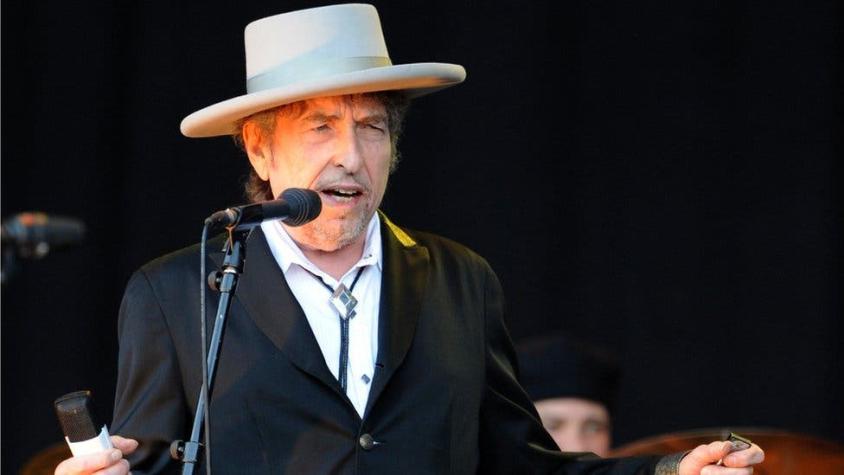 Bob Dylan finalmente recoge el Premio Nobel de Literatura