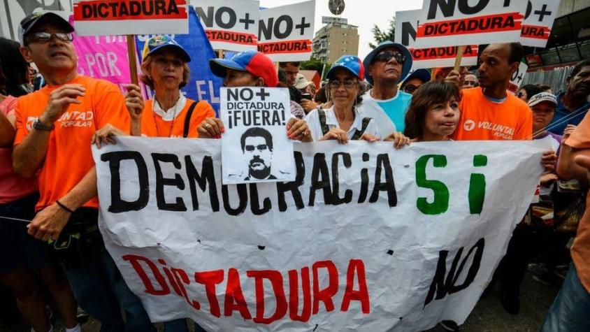 Venezuela: Del "autogolpe" a las "aclaraciones de oficio"