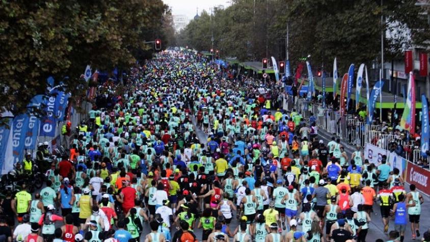 [VIDEO] El bus de los corredores rezagados que participaron en la Maratón de Santiago