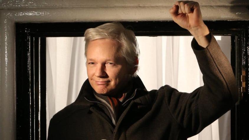 Julian Assange le da un mes al opositor Guillermo Lasso para que se "retire" de Ecuador