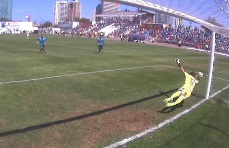 [VIDEO] ¿Es gol de Iquique o autogol de Paulo Garcés en Colo Colo?