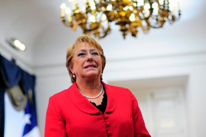 Bachelet "repudia" agresión a ministro de Hacienda y muestra preocupación por "clima de odiosidad"