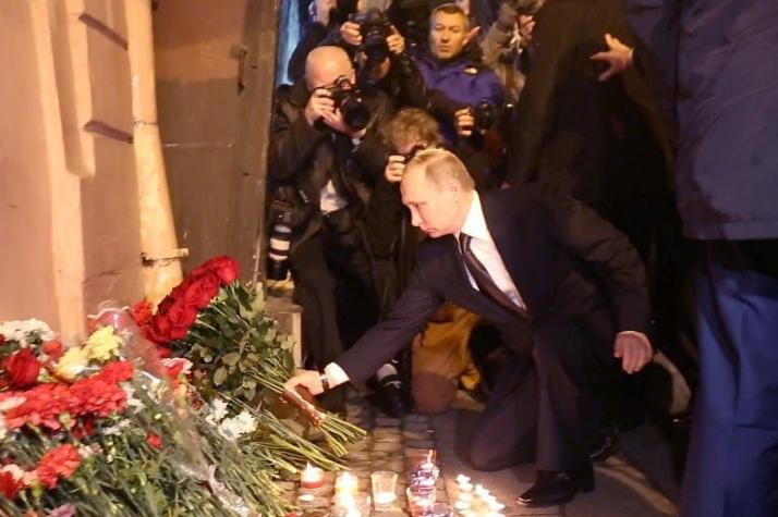 Putin visita lugar del atentado al metro de San Petersburgo