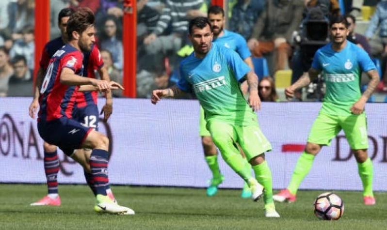 [VIDEO] Gary Medel comete penal en derrota de Inter de Milán ante colista en Italia