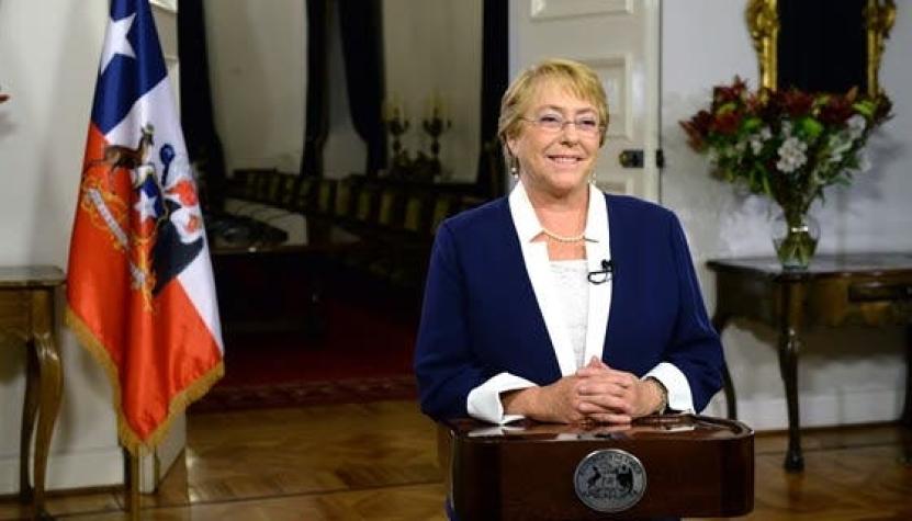 Pensiones: Bachelet opta por una entidad "pública y autónoma" para administrar 5% adicional