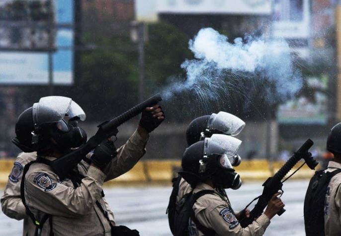 Veinte muertos dejan tres semanas de espiral de violencia en Venezuela