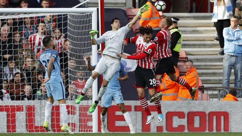 Claudio Bravo vuelve a ser titular en goleada del Manchester City por Premier League