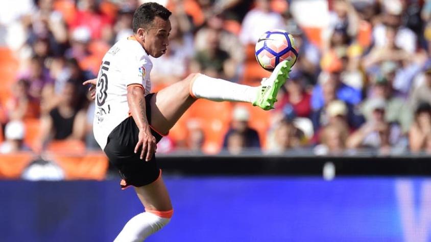 Fabián Orellana titular en empate de Valencia ante Sevilla que se complica en España