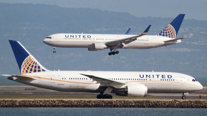 United Airlines cambia sus políticas de reservaciones por episodio del pasajero sacado a rastras