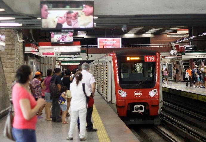 Censo 2017: Metro abre más temprano y habrá refuerzo en hora punta de buses en Santiago y regiones