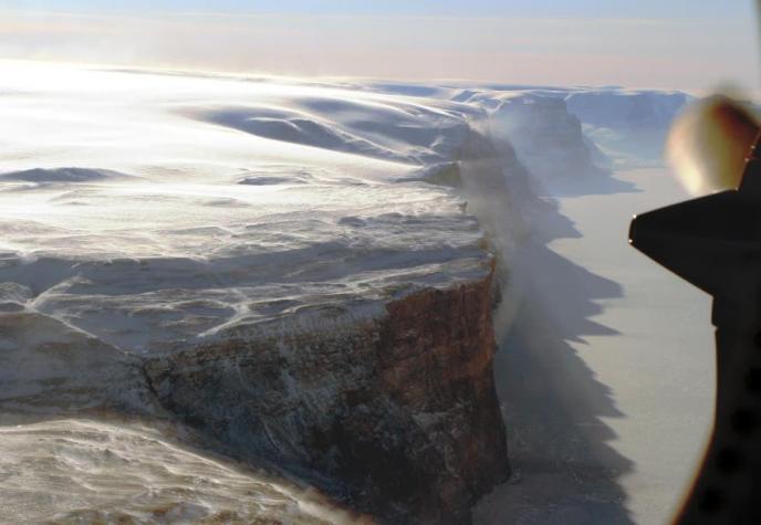 La extraña y peligrosa grieta que la NASA encontró en Groenlandia