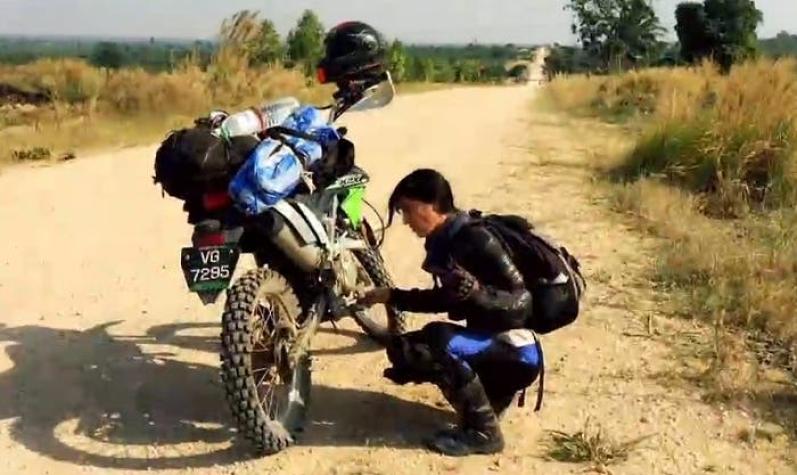 [VIDEO] La increíble historia de la chilena que recorre el mundo con su moto