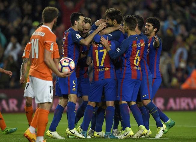 Messi intratable: El argentino anota "doblete" en goleada de Barcelona a Osasuna