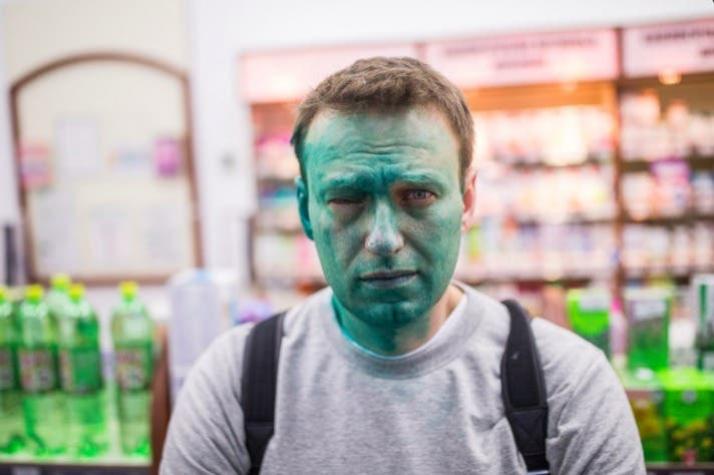 Opositor a Putin sufre nuevo ataque con un químico verde