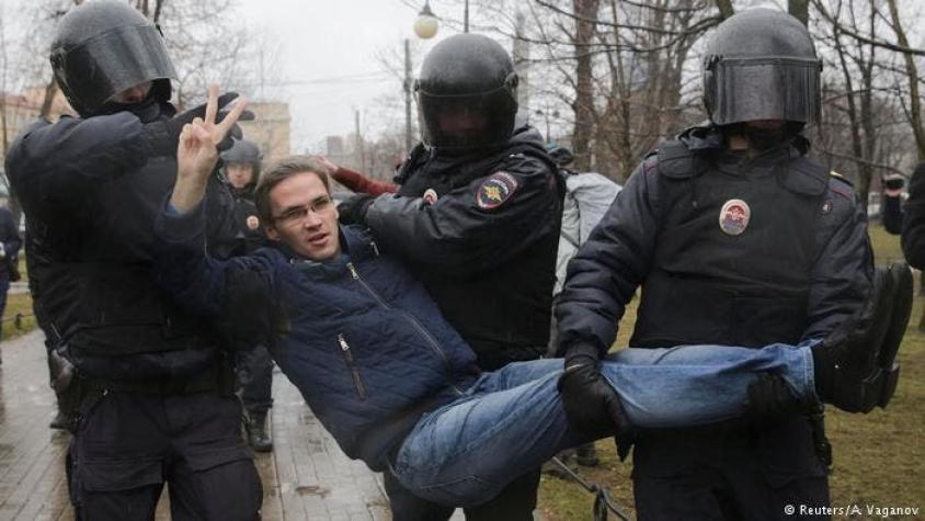 Rusia: más de cien detenidos por protestar contra Putin