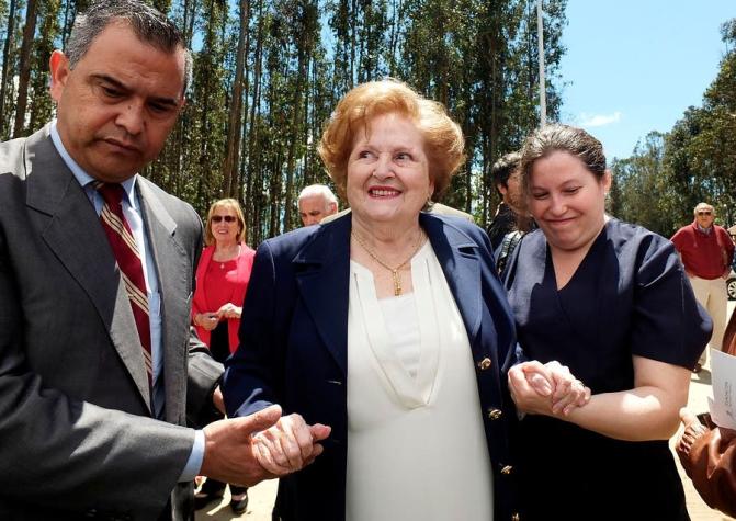 Presidenta de la UDI asegura que Lucía Hiriart debería mantener millonaria pensión