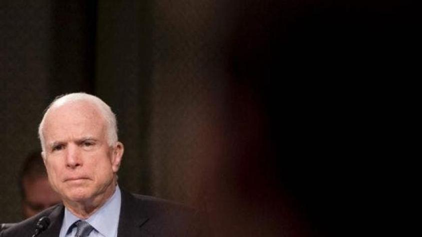 McCain dice que Putin es más peligroso que el Estado Islámico