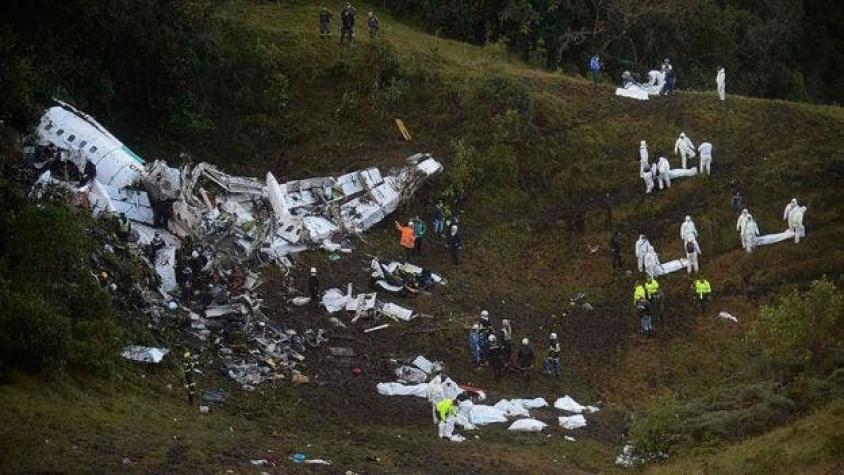 Bolivia afirma que avión de Chapecoense que cayó en Colombia sí tenía seguro