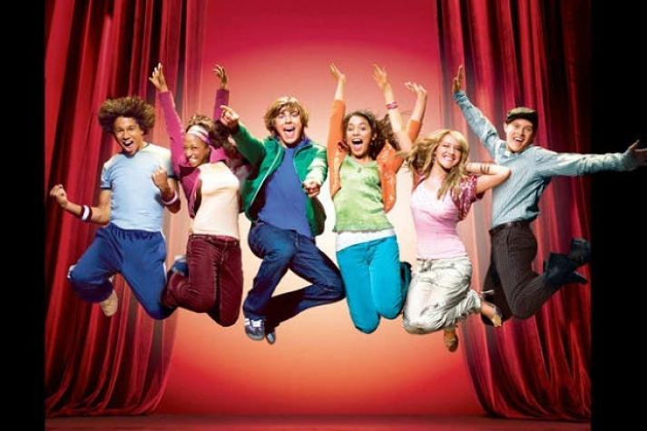 Actores de "High School Musical" se reúnen y cantan canción de la película