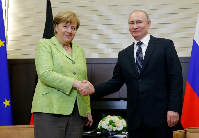 Merkel solicita apoyo a Putin para respetar los derechos gays en Chechenia