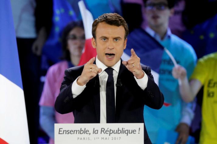 Partidarios de Mélenchon descartan apoyar a Macron y votarán en blanco