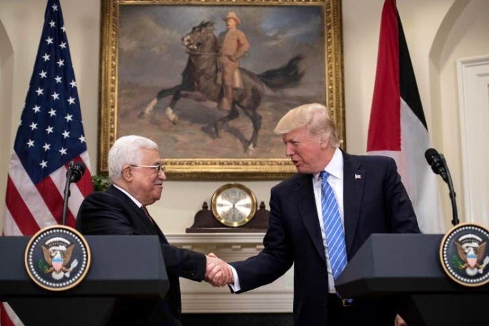 Trump recibe a Abbas y se compromete a trabajar en acuerdo entre Israel y Palestina