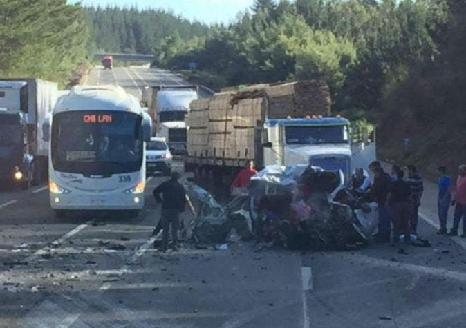 Al menos 3 muertos en accidente en Autopista de Itata