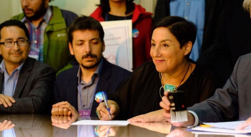 Frente Amplio inscribe las candidaturas de Sánchez y Mayol a las primarias