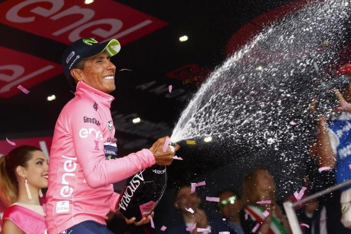 Giro de Italia: Quintana gana, es líder y dedica su triunfo a Scarponi a "las madres en su día"