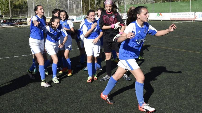 El fascinante título que un equipo de niñas ganó en una liga de fútbol de niños