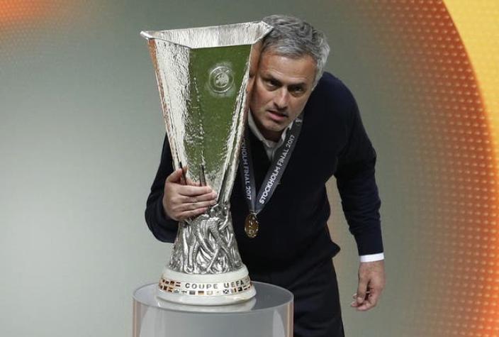 Mourinho campeón con el Manchester United: Los 25 títulos del entrenador portugués