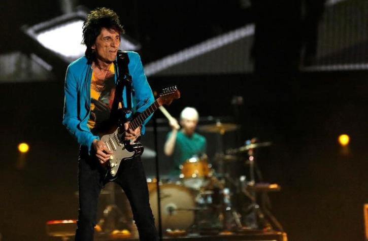Guitarrista de los Rolling Stones se somete a operación en un pulmón