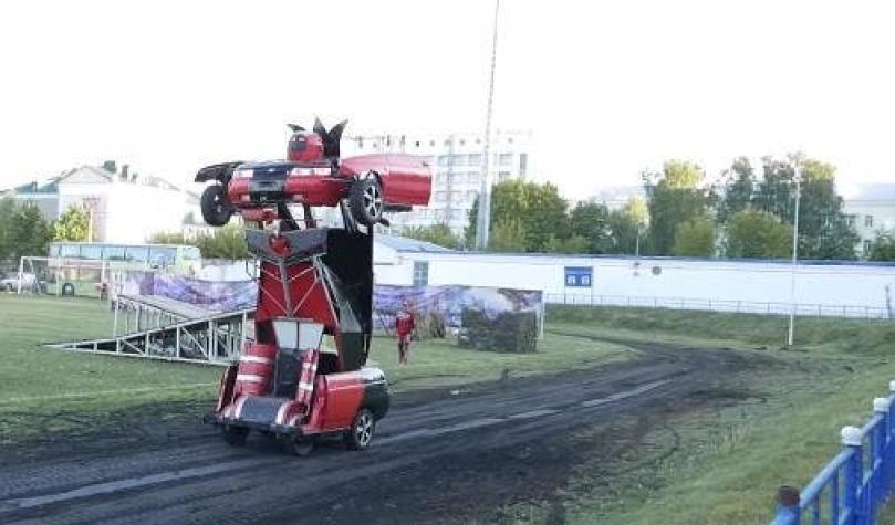 [VIDEO] Inventor ruso crea su propio transformer