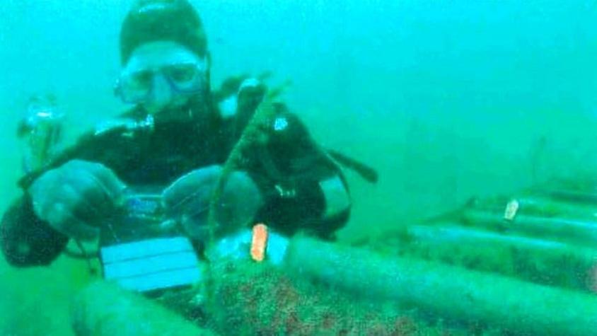 Cómo trabajan las personas y los robots que reparan los cables de internet ocultos bajo el mar