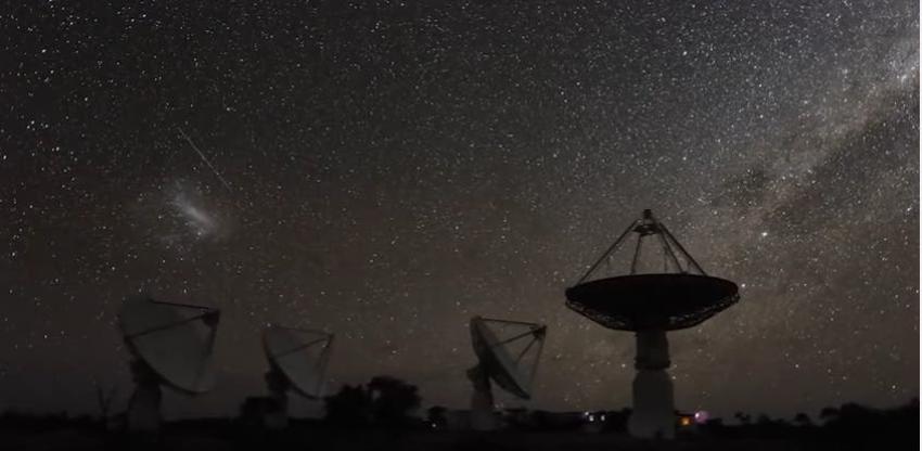Telescopio australiano capta misteriosa señal espacial que viajó por más de 6000 millones de años