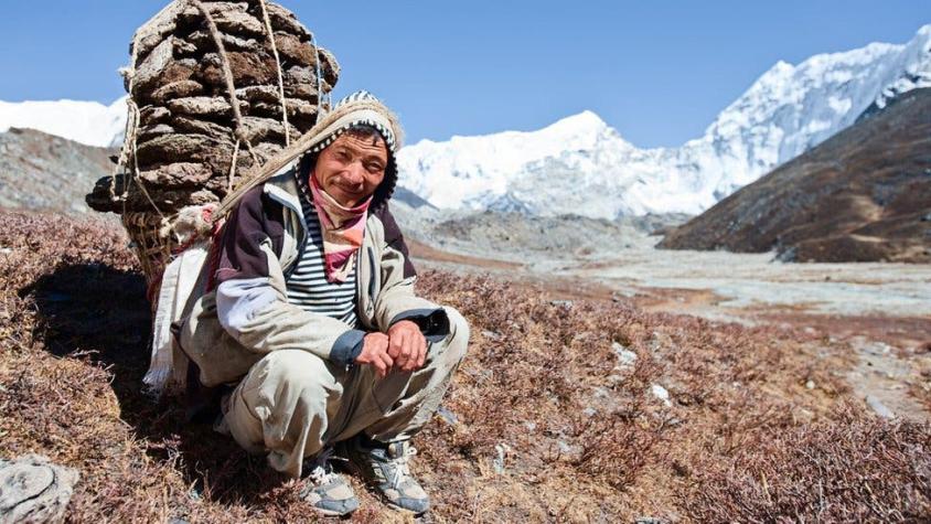 Por qué los sherpas pueden subir al Everest sin cansarse (y no es porque estén entrenados)