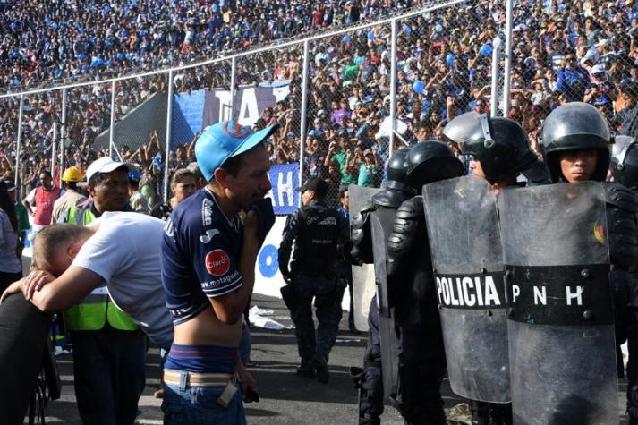 Tragedia en fútbol de Honduras: Avalancha en final de campeonato deja cuatro fallecidos