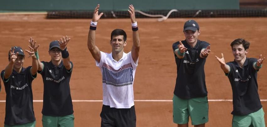 Djokovic abre la 'era Agassi' con una victoria sobre Granollers en Roland Garros