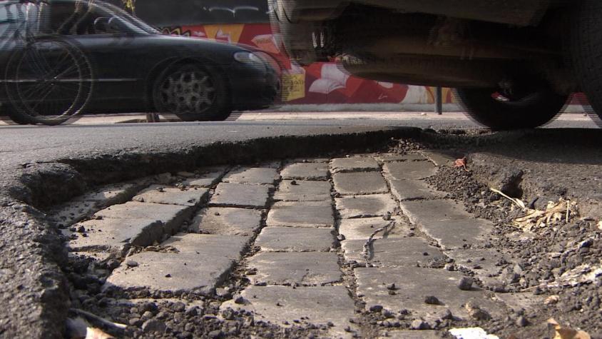 [VIDEO] Normativa busca reducir burocracia para reparar hoyos en calles