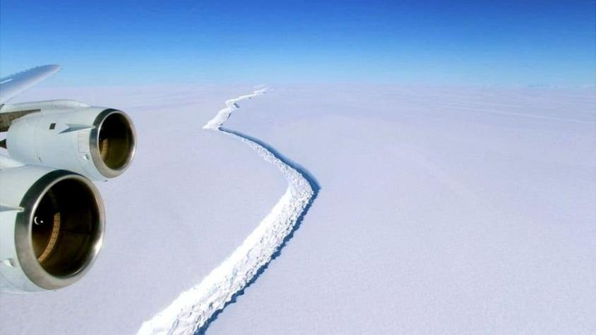 El gigantesco iceberg que cada vez está más cerca de separarse de la Antártica