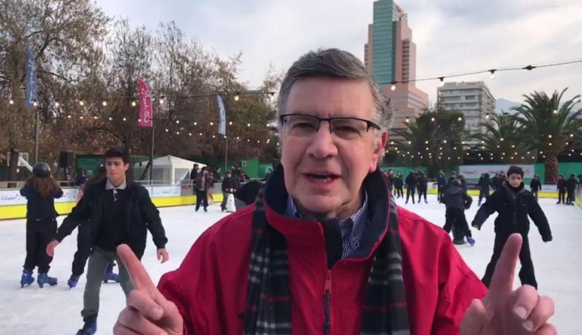 Lavín inaugura pista pública de patinaje sobre hielo: Esta semana será gratis la primera media hora