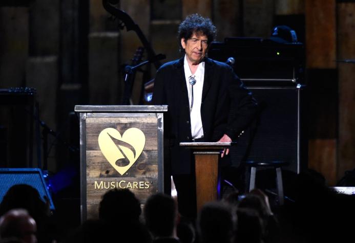 Bob Dylan envía discurso de aceptación del Nobel y podrá cobrar el dinero del premio