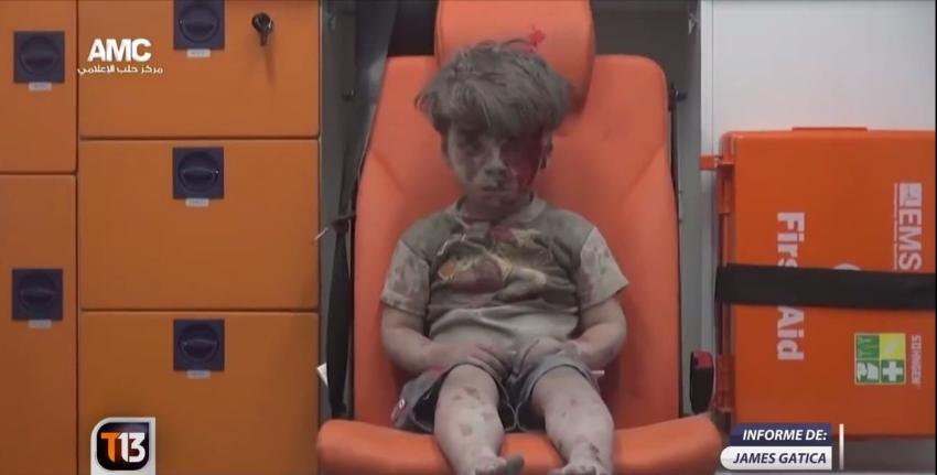 [VIDEO] Reaparece "niño símbolo" de la guerra en Siria