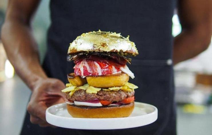 Así es la hamburguesa más cara del mundo: cuesta 1,5 millones de pesos e incluye oro comestible