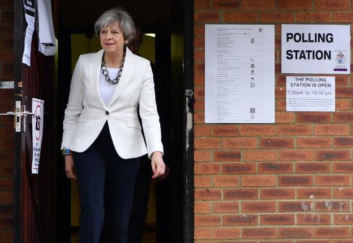 Pronostican la victoria Theresa May en las elecciones en Reino Unido, pero sin alcanzar mayoría