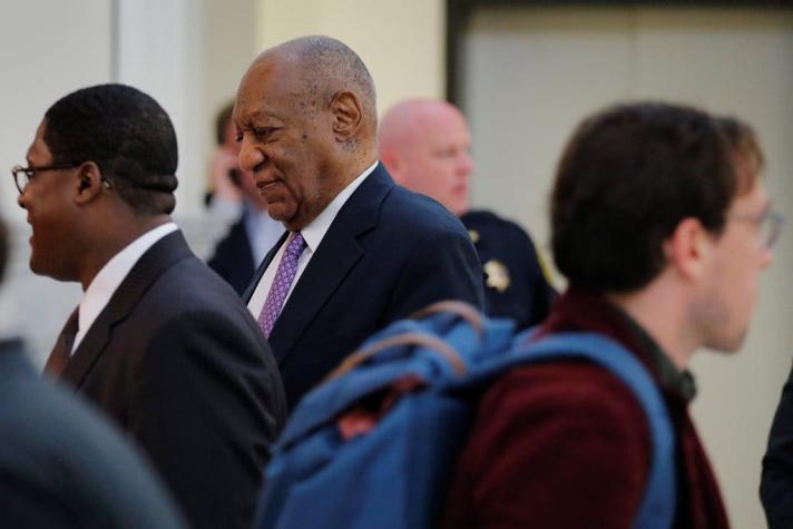 Bill Cosby ofreció pagar estudios a mujer que lo acusa de agresión sexual