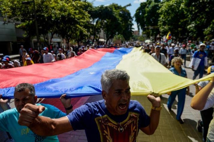 Venzuela: Protesta ante embajada de China por supuesta venta de equipo antimotín