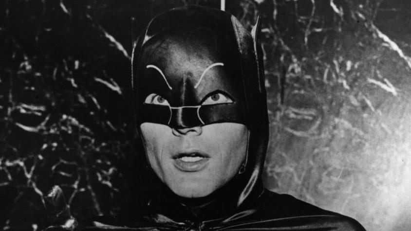 Muere Adam West, el actor que encarnó a Batman en la serie de televisión de los años 60