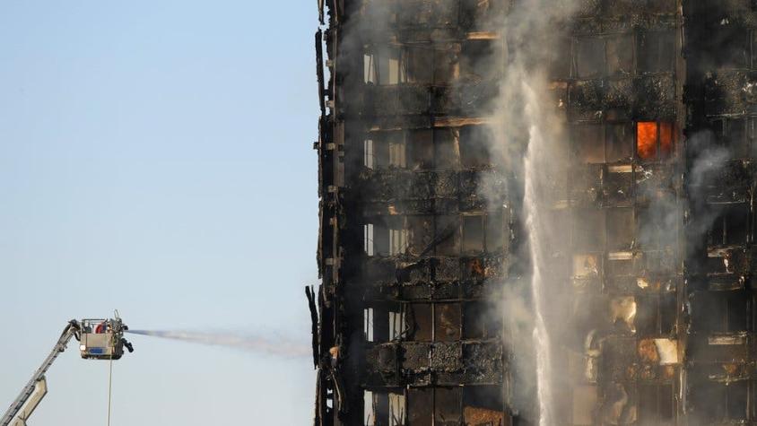 "Ineptitud e incompetencia": los vecinos que advirtieron del peligro de incendio en la Torre Grenfel